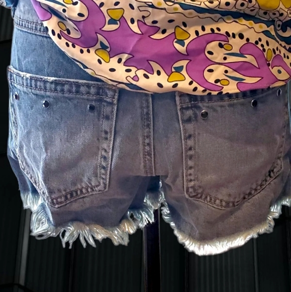 3/$25 Vanilla Star Jean Shorts. Size 3. - Picture 4 of 8